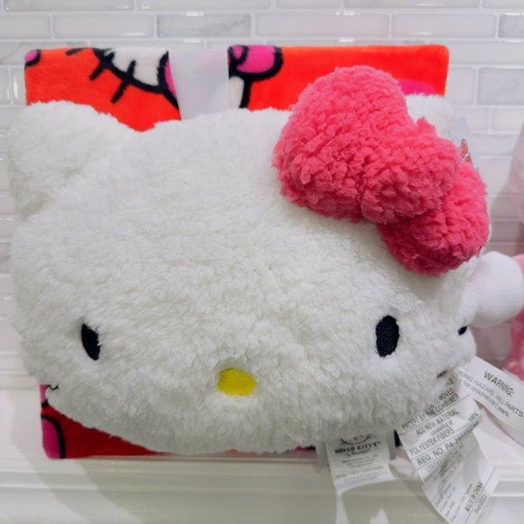 Hello Kitty VALENTINE DANCING Animated Plush & Nogginz Pillow &Plush Set - Picture 2 of 5